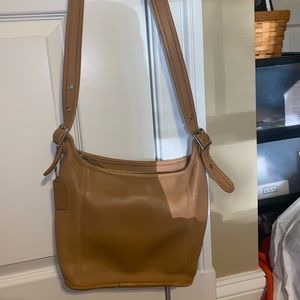Beautiful vintage Coach crossbody